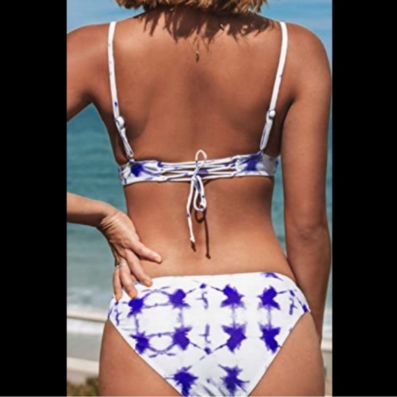 Cupshe Tie Die Bikini Set - Picture 3 of 7